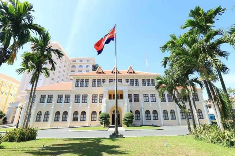 អាជ្ញាធរភ្នំពេញប្រកាសផ្អាកសេវារថយន្តក្រុង City Bus និងសេវាកាណូត Taxi Boat ដើម្បីទប់ស្កាត់ការឆ្លងជំងឺកូវីដ-១៩