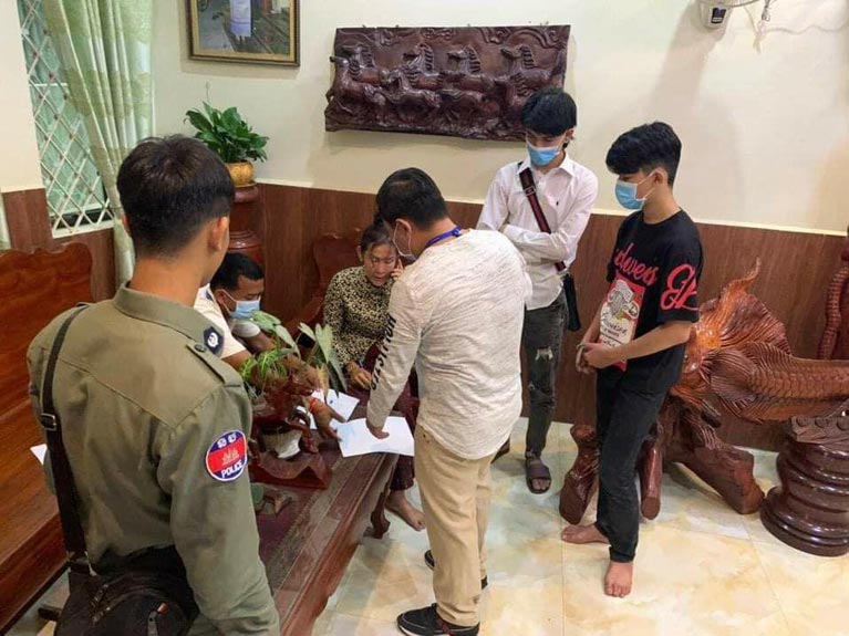 សមត្ថកិច្ចឃាតខ្លួនជនសង្ស័យ២នាក់លួចលក់កាំភ្លើងដោយខុសច្បាប់