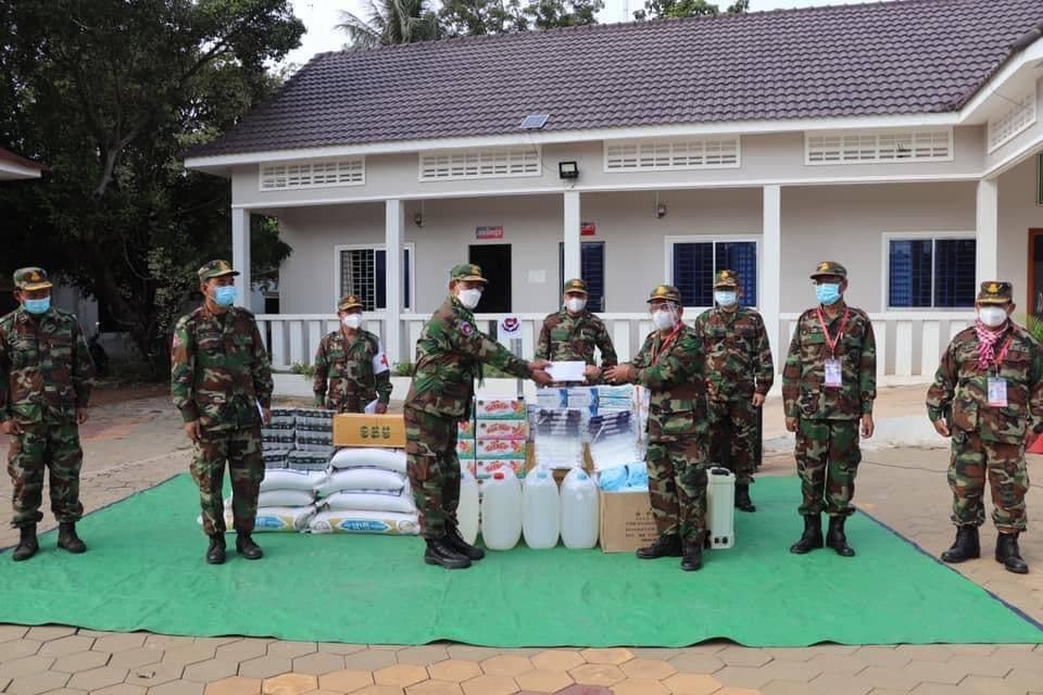 កងទ័ពអាវសនៃបញ្ជាការដ្ឋានតំបន់ប្រតិបត្តិការសឹករងកំពង់ធំបន្ដ បេសកកម្មចាក់វ៉ាក់សាំងជូនប្រជាពលរដ្ឋដូសទី២លើឃុំចំនួន៣នៅខេត្តសៀមរាប