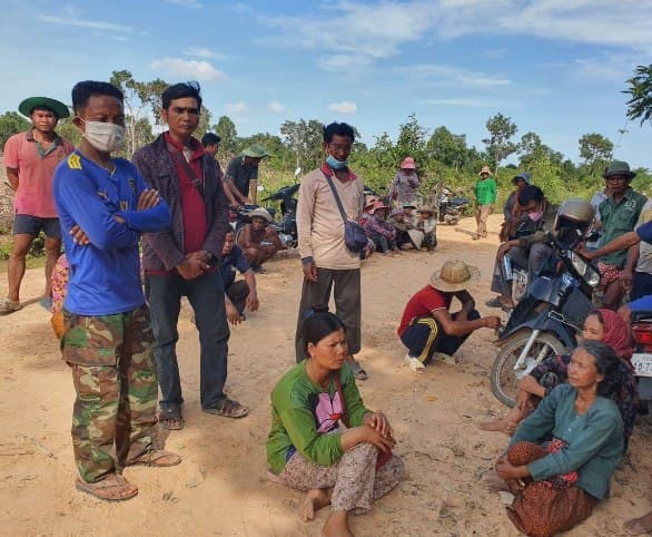 លោក ស៊ិន វីរះ ព្រះរាជអាជ្ញាខេត្តកំពង់ធំនឹងប្រគល់ត្រាក់ទ័រជូនប្រជាពលរដ្ឋនៅស្រុកប្រាសាទបល្ល័ង្គវិញអោយទាន់រដូវធ្វើស្រែ