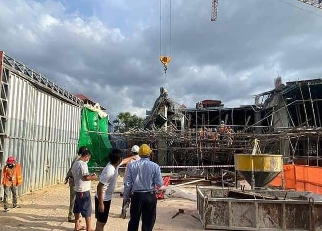 រលំសំណង់អាគាររបស់ក្រុមហ៊ុនឈ្មោះRose Apple Squareសំណាងល្អគ្មានអ្នកគ្រោះថ្នាក់ដល់ជីវិត