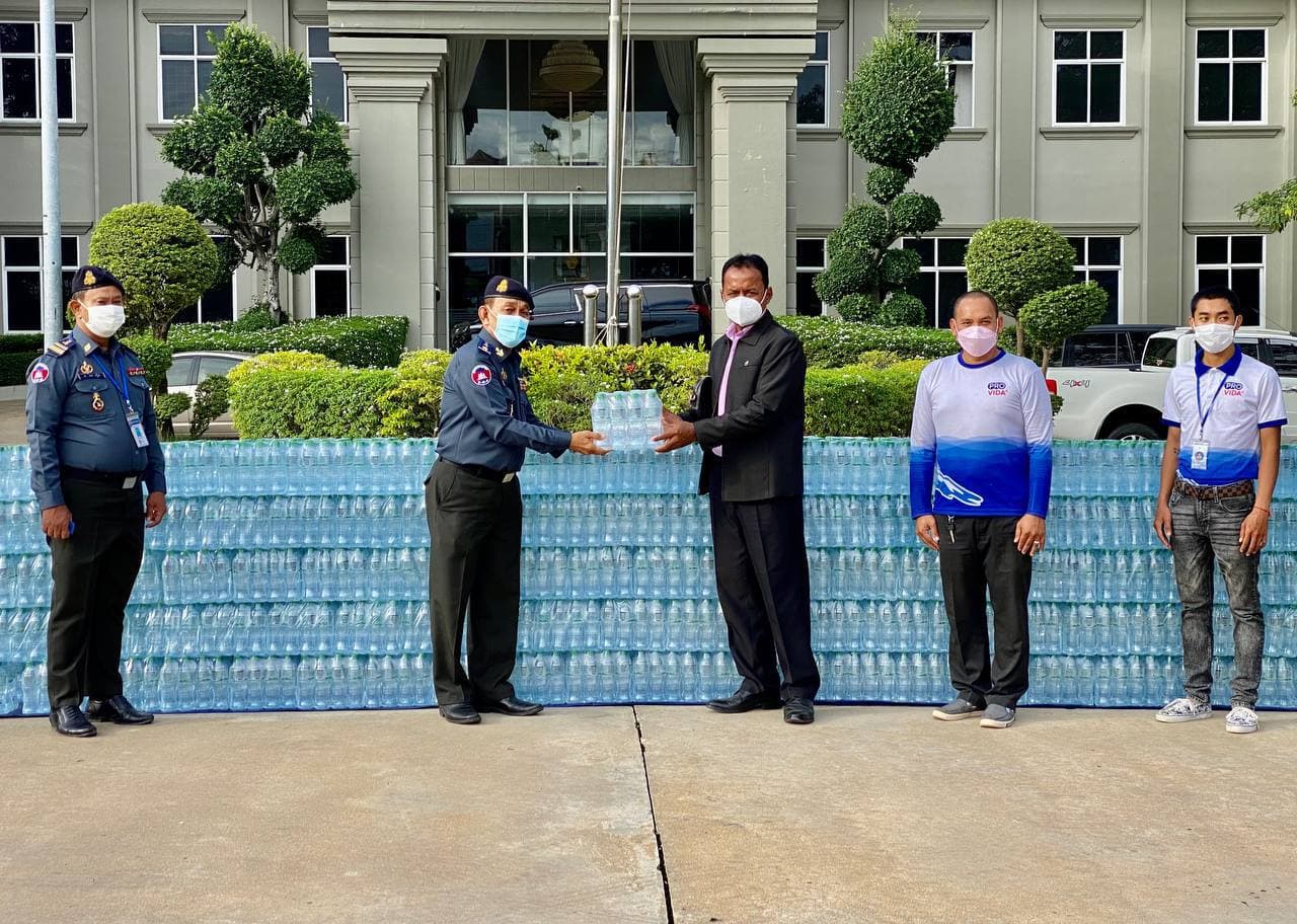 អាវុធហត្ថរាជធានីភ្នំពេញ សម្តែងនូវការថ្លែងអំណរគុណចំពោះ លោកឧកញ៉ា អុឹង ប៊ុនហ៊ូវ និងលោកជំទាវ ហេង សុខា !