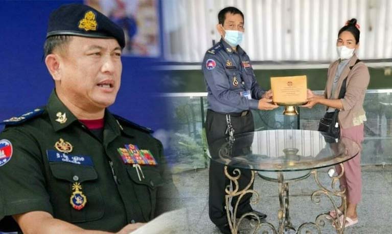 ថវិកាមូលនិធិមហាគ្រួសារកងរាជអាវុធហត្ថ ជាង៣៣លានរៀល ត្រូវបានប្រគល់ជូនគ្រួសារសពសមាជិកមន្ត្រី អាវុធហត្ថរាជធានីភ្នំពេញ!