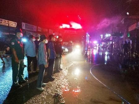 ឆ្លងចរន្តអគ្គីសនីឆេះតូបអាជីវករផ្សារកំពង់ថ្មអស់៨តូប ខូតខាតសម្ភារ:អស់មួយចំនួនធំ