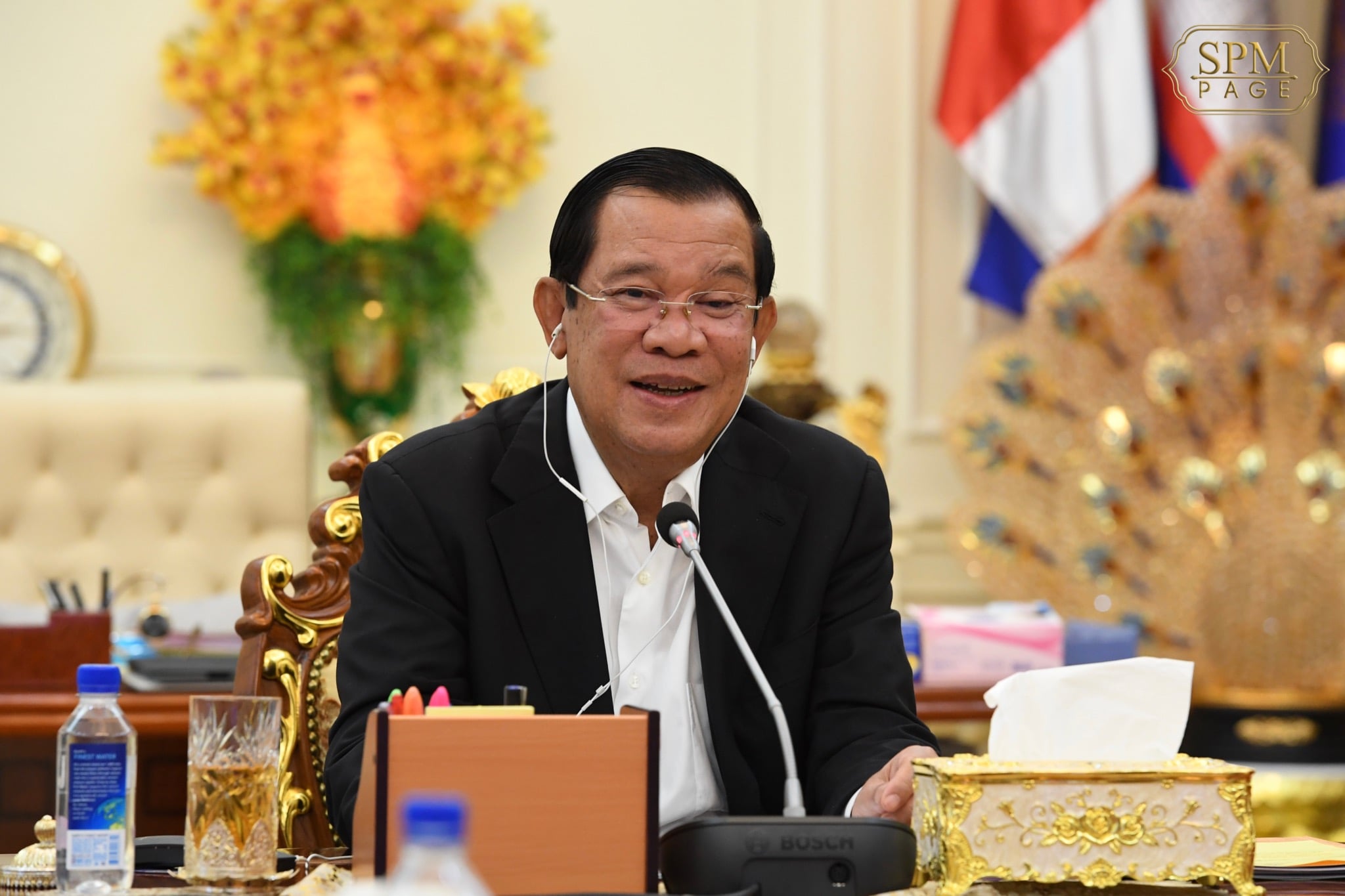 សម្ដេចតេជោ ហ៊ុន សែន អញ្ជើញជួបពិភាក្សាការងារតាមប្រព័ន្ធវីដេអូជាមួយនាយករដ្ឋមន្ត្រីសិង្ហបុរី