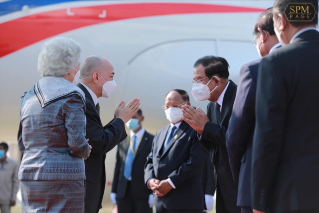 សម្ដេចតេជោ ហ៊ុន សែន អញ្ជើញថ្វាយព្រះរាជដំណើរព្រះមហាក្សត្រនិងសម្តេចម៉ែ យាងទៅទីក្រុងប៉េកាំង ប្រទេសចិន