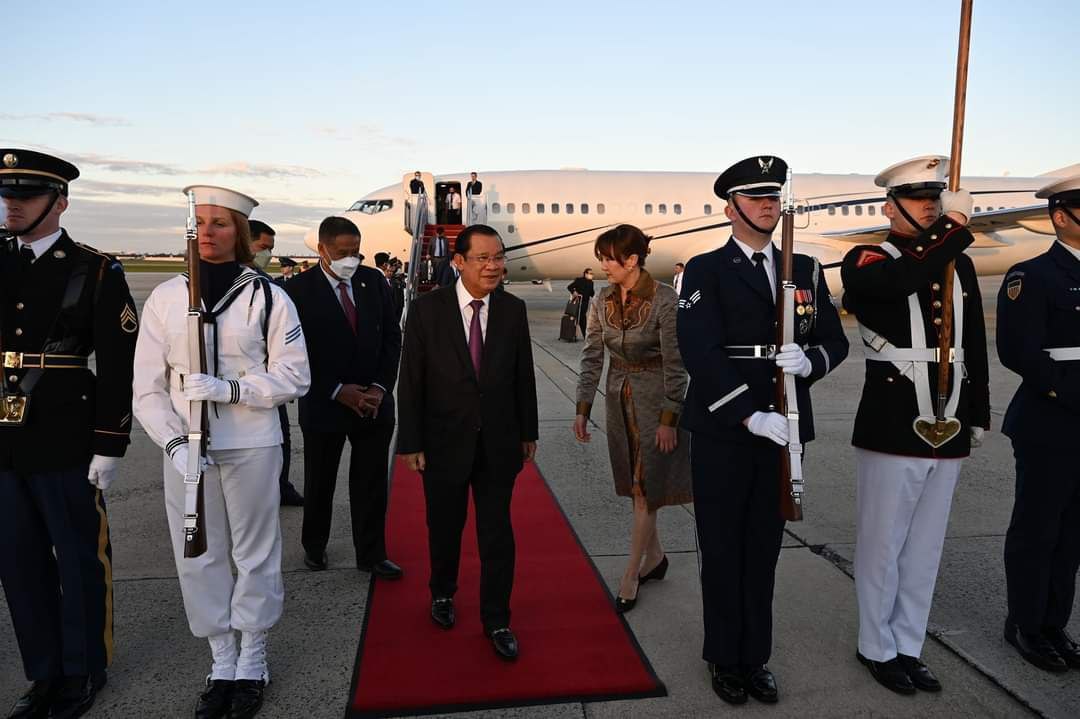 សម្តេច​តេជោ ហ៊ុន សែន និង​គណៈប្រតិភូ​ជាន់ខ្ពស់​កម្ពុជា អញ្ជើញ​ទៅ​ដល់​រដ្ឋធានី​វ៉ា​ស៊ិន​តោន