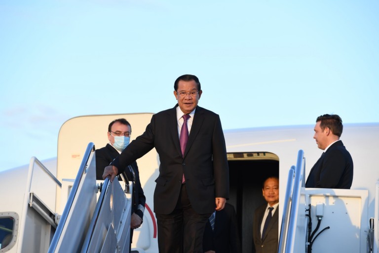 សម្តេច​តេជោ ហ៊ុន សែន និង​គណៈប្រតិភូ​ជាន់ខ្ពស់​កម្ពុជា អញ្ជើញ​ទៅ​ដល់​រដ្ឋធានី​វ៉ា​ស៊ិន​តោន សហរដ្ឋអាមេរិក ប្រកប​ដោយ​សុ​វត្តិភាព​