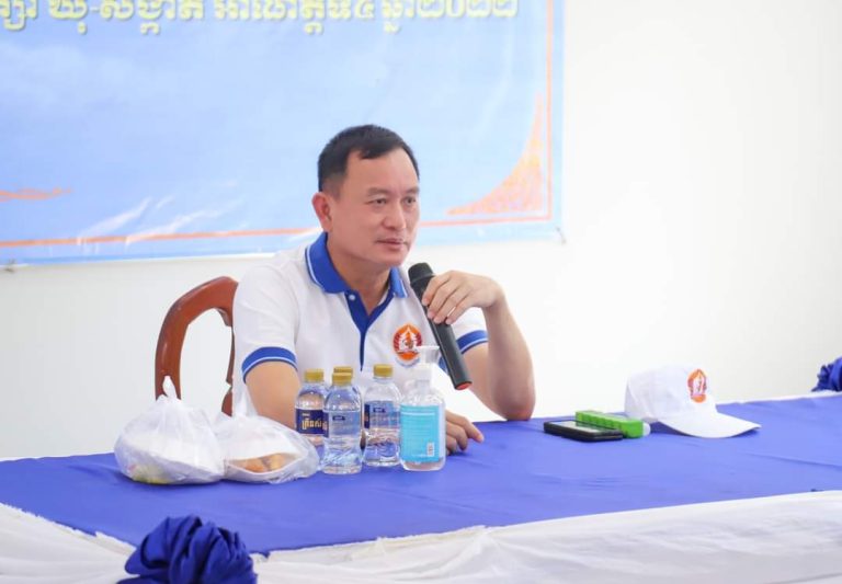 ឯកឧត្តម រ័ត្ន ស្រ៊ាង អញ្ជើញចុះជួបសំណេះសំណាល និងសួរសុខទុក្ខប្រជាពលរដ្ឋតាមខ្នងផ្ទះ ក្នុងសង្កាត់ព្រែកកំពឹស ខណ្ឌដង្កោ!