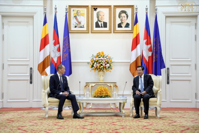 ​សម្ដេច​តេជោ ហ៊ុន សែន អញ្ជើញ​ជួប​ឯ​កឧត្តម​បណ្ឌិត Takeshi kasai នាយក​ប្រចាំ​តំបន់​អាស៊ី​ប៉ា​ស៊ី​ហ្វីក នៃ​អង្គការ​សុខភាព​ពិភពលោក (WHO) ចូលជួប​សម្ដែង​ការគួរសម​