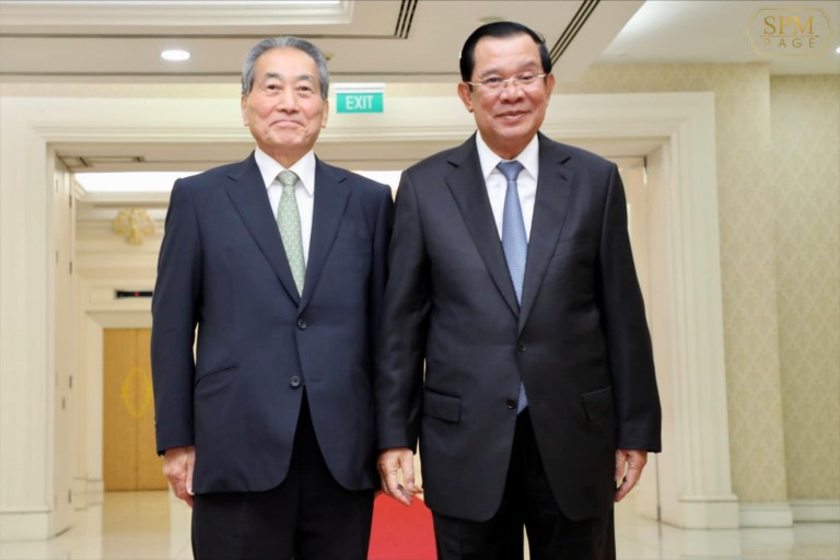 សម្តេច​តេជោ ហ៊ុន សែន អញ្ជើញ​ជួប​ឯកឧត្តម Gotaro OGAWA អតីត​ឯកអគ្គរដ្ឋទូត​ជប៉ុន ប្រចាំ​ព្រះរាជាណាចក្រ​កម្ពុជា ពី​ឆ្នាំ​២០០០ ដល់​ឆ្នាំ​២០០៣ ចូលជួប​សំដែង​ការគួរសម​