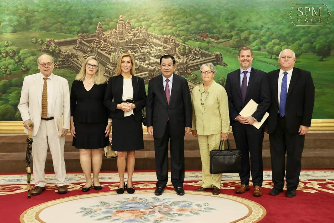 សម្ដេចតេជោ ហ៊ុន សែន អនុញ្ញាតឱ្យសមាជិកសភាអាមេរិក ចូលជួបសម្តែងការគួរសម និងពិភាក្សាការងារ