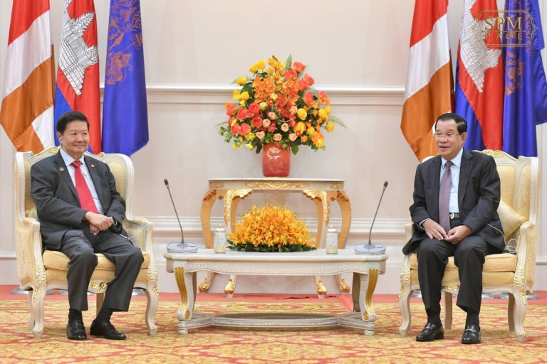 សម្តេចតេជោ ហ៊ុន សែន អនុញ្ញាតឱ្យប្រធានវិទ្យាស្ថានយុទ្ធសាស្ត្រ KSI ប្រចាំតំបន់អាស៊ីប៉ាស៊ីហ្វិក ជួបសម្តែងការគួរសម