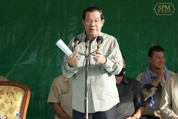 សម្តេចតេជោ ហ៊ុន សែន អញ្ជើញផ្តល់ស្រូវពូជ និងស្បៀងអាហារ ជូនកសិករជាង៣ពាន់គ្រួសារ នៅខេត្តកំពង់ឆ្នាំង