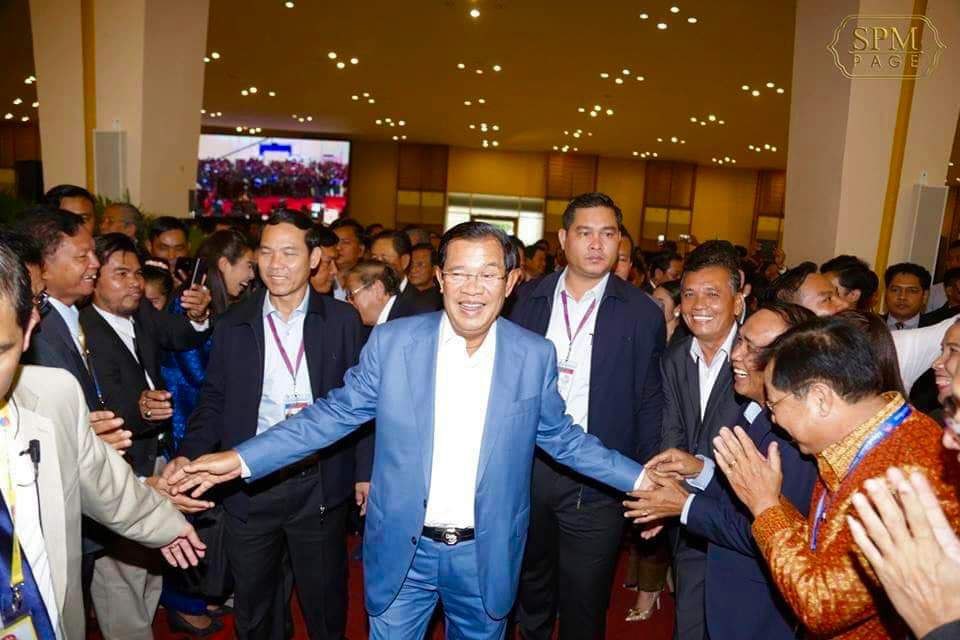 សម្តេចតេជោ ហ៊ុន សែន អញ្ជើញពិសាអាហារសាមគ្គី ជាមួយអ្នកសារព័ត៌មានលើកទី៥ ជិត៥ពាន់នាក់