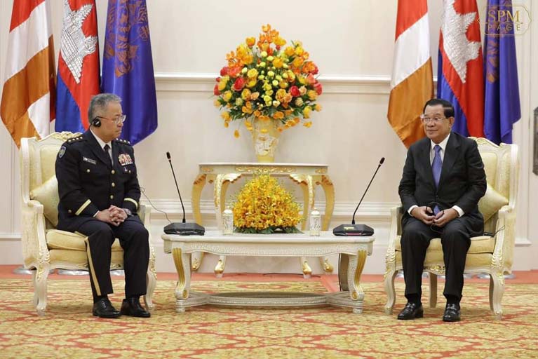 សម្ដេចតេជោ ហ៊ុន សែន អនុញ្ញាតឱ្យមេបញ្ជាការកងស្វ័យការពារជើងគោកជប៉ុន ចូលជួបសម្ដែងការគួរសម និងពិភាក្សាការងារ