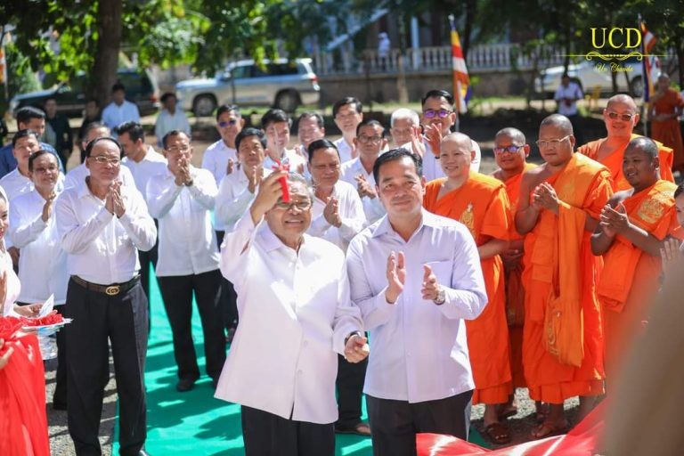 សមិទ្ធិផលថ្នីៗ ក្នុងសង្កាត់បឹងកុក និងសង្កាត់កំពង់ចាម តម្លៃ ជាង៦លានដុល្លារ ត្រូវបានសម្ពោធដាក់ឲ្យប្រើប្រាស់ជាផ្លូវការ