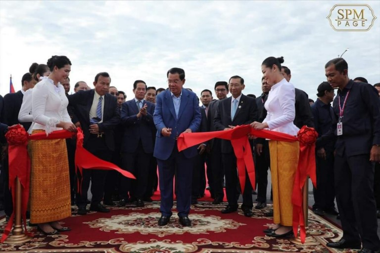 សម្ដេចតេជោ ហ៊ុន សែន អញ្ជើញសម្ពោធដាក់ឲ្យប្រើប្រាស់ជាផ្លូវការ រោងចក្រប្រព្រឹត្តកម្មទឹកស្អាតបាក់ខែងជំហ៊ានទី១