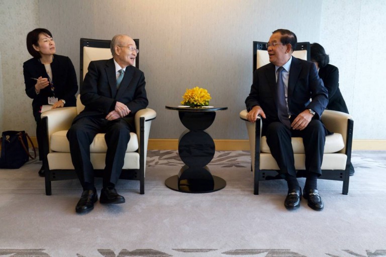 សម្ដេចតេជោ ហ៊ុន សែន អនុញ្ញាតឱ្យ ឯកឧត្តម អាកាស៊ី យ៉ាស៊ូស៊ី (Akashi Yasushi) អតីតប្រមុខ អ៊ុនតាក់ ចូលជួបសំដែងការគួរសម និងពិភាក្សាការងារ