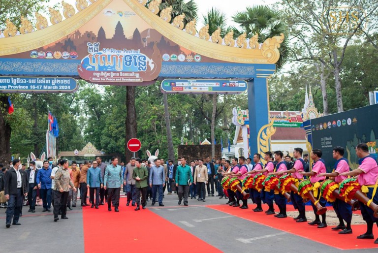 សម្ដេចធិបតី ហ៊ុន ម៉ាណែត អញ្ជើញជាអធិបតីភាពដ៏ខ្ពង់ខ្ពស់ បើកពិធីបុណ្យទន្លេលើកទី៨ នៅខេត្តសៀមរាប