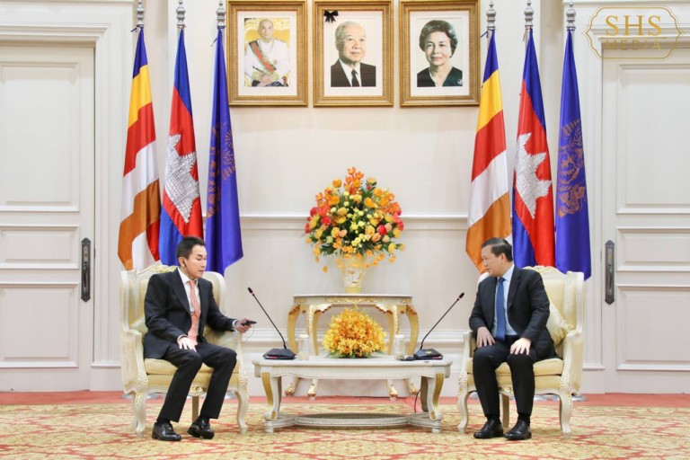 សម្តេចធិបតី ហ៊ុន ម៉ាណែត អនុញ្ញាអោយអនុប្រធានក្រុមប្រឹក្សាអូឡាំពិកអាស៊ីប្ដេជ្ញាចូលរួមចំណែកគាំទ្រកម្ពុជាក្នុងការរៀបចំកីឡាយុវជន អូឡាំពិកអាស៊ីនាឆ្នាំ២០២៩ (the Asian Youth Games)