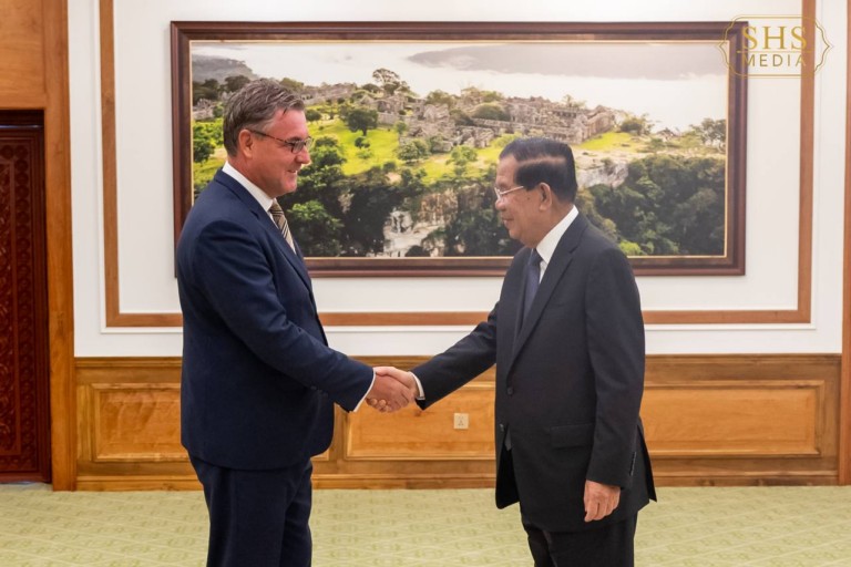 សម្ដេចតេជោ ហ៊ុន សែន អនុញ្ញាតអោយ ឯកអគ្គរដ្ឋទូតសាធារណរដ្ឋឆែក ចូលជួបសម្ដែងការគួរសម និងពិភាក្សាការងារ