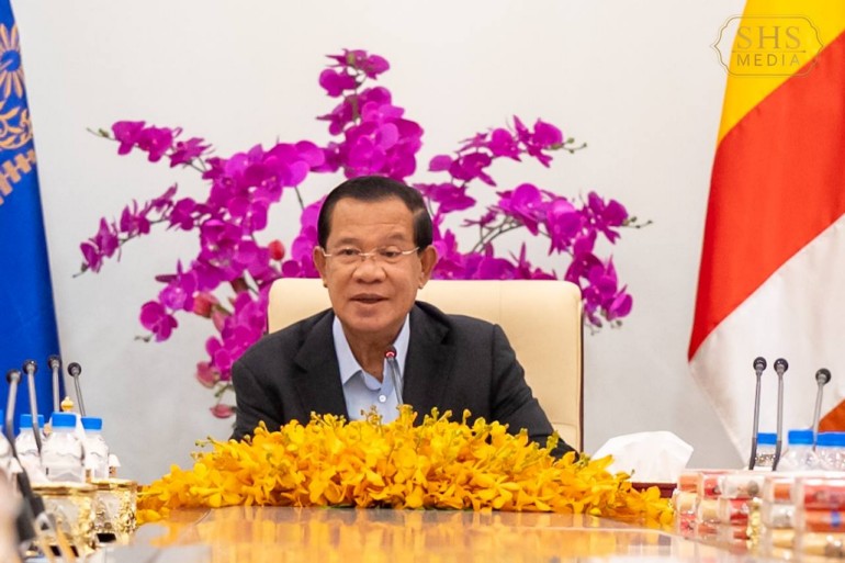 សម្ដេចតេជោ ហ៊ុន សែន អនុញ្ញាតឱ្យនិស្សិតជ័យលាភីអាហារូបករណ៍ចូលជួបសម្ដែងការគួរសម មុននឹងចេញទៅបន្តការសិក្សានៅក្រៅប្រទេស