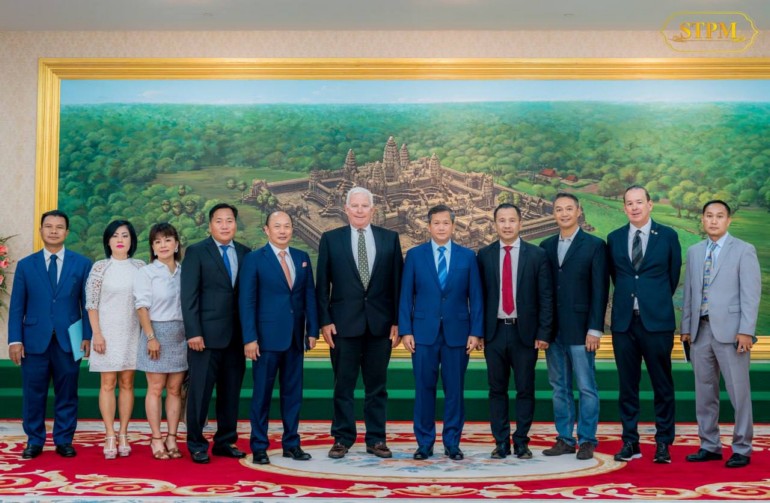 គណៈប្រតិភូធុរកិច្ចអាមេរិកចាប់អារម្មណ៍នាំចេញផលិតផលកសិកម្មរបស់កម្ពុជា និងជំរុញកិច្ចសហប្រតិបត្តិការក្នុងវិស័យអប់រំ