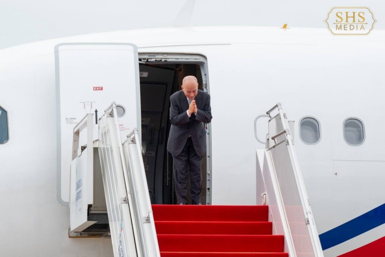 សម្ដេចតេជោ ហ៊ុន សែន អញ្ជើញថ្វាយព្រះរាជដំណើរព្រះមហាក្សត្រ យាងបំពេញព្រះរាជទស្សនកិច្ចផ្លូវរដ្ឋនៅសាធាណរដ្ឋសង្គមនិយមវៀតណាម