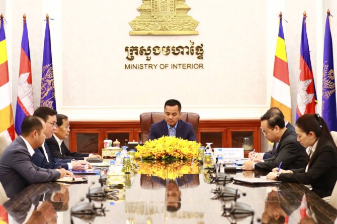 ឯកឧត្តមអភិសន្តិបណ្ឌិត ស សុខា អញ្ជើញដឹកនាំកិច្ចប្រជុំពិនិត្យវឌ្ឍនភាពការងារ និងពិភាក្សាអំពីដំណើរការរៀបចំវេទិការវាងរាជរដ្ឋាភិបាល និងរដ្ឋបាលថ្នាក់ក្រោមជាតិ