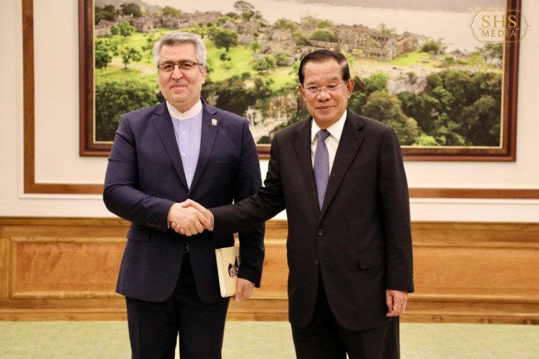 សម្ដេចតេជោ ហ៊ុន សែន អនុញ្ញាតឱ្យ ឯកឧត្តម អាលី អាកបារ ណាហ្សារី (Ali Akbar Nazari) ឯកអគ្គរដ្ឋទូតនៃសាធារណរដ្ឋឥស្លាមអ៊ីរ៉ង់ ចូលជួបសម្ដែងការគួរសម