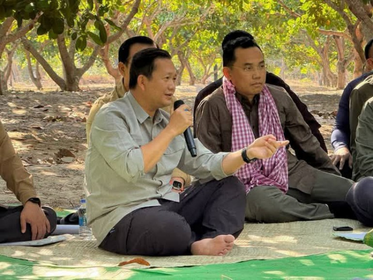 សម្តេចធិបតី ហ៊ុន ម៉ាណែត ជួបសំណេះសំណាលជាមួយប្រជាសហគមន៍ និងពិនិត្យវឌ្ឍនភាពនៃការរៀបចំសហគមន៍កសិកម្មទំនើបប្រាសាទសំបូររុងរឿង