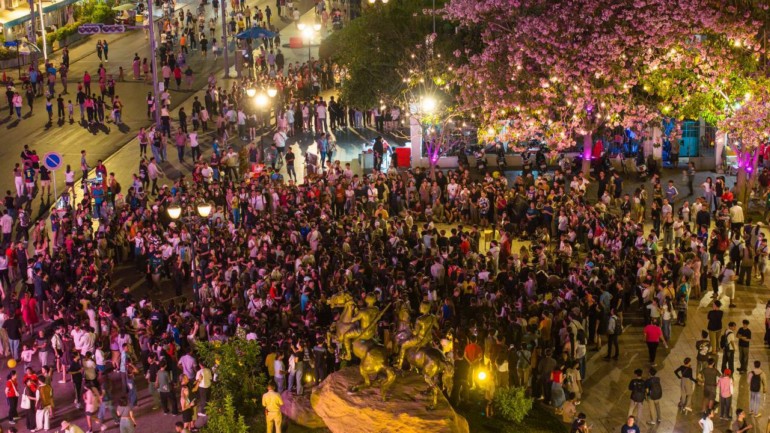 ផ្លូវថ្មើរជើង (Walk Street) ភ្នំពេញ បាន និងកំពុងទទួលបានការចាប់អារម្មណ៍យ៉ាងខ្លាំងពីប្រជាពលរដ្ឋ ជាពិសេស ប្រជាពលរដ្ឋដែលរស់នៅក្នុងរាជធានីភ្នំពេញ