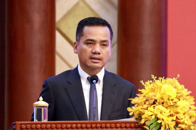 ឯកឧត្តមអភិសន្តិបណ្ឌិត ស សុខា លើកទឹកចិត្តអង្គការដៃគូជាតិ និងអន្តរជាតិ និងណែនាំអាជ្ញាធរជាប់ព្រំដែន ត្រៀមបង្ការ ទប់ស្កាត់ជនអន្ដោប្រវេសន៍ ចេញ-ចូលកម្ពុជា ដោយខុសច្បាប់ នាឱកាសបុណ្យចូលឆ្នាំខ្មែរ!