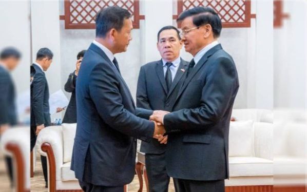 ឯកឧត្តម​ប្រធាន​រដ្ឋ​ឡាវ​៖ វត្តមាន​របស់​សម្តេច​បវរ​ធិបតី និង​គណៈប្រតិភូ​ក្នុងឱកាស​ដ៏​ក្រៀមក្រំ​នេះ ជា​ការបង្ហាញ​ឱ្យ​ឃេ​ី​ញ​នូវ​ទំនាក់ទំនង​ជា​ប្រពៃណី មិត្តភាព សាមគ្គីភាព និង​ភាព​ជា​ដៃគូ​យុទ្ធសាស្ត្រ​គ្រប់​ជ្រុងជ្រោយ​និង​យូរអង្វែង រវាង​ប្រទេស​ទាំង​២