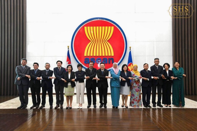 សម្ដេច​តេជោ ហ៊ុន សែន អញ្ជើញ​ជួបពិភាក្សា​ការងារ​ជាមួយ អគ្គលេខាធិការ​អាស៊ាន