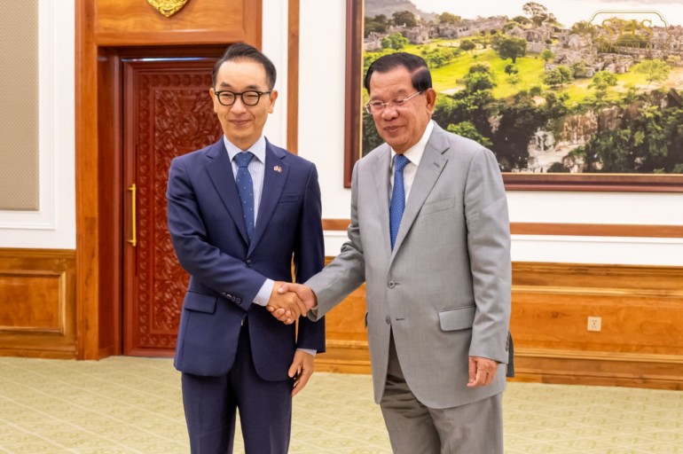 សម្ដេចតេជោ ហ៊ុន សែន អនុញ្ញាតឱ្យឯកឧត្តម PARK Jung-Wook ឯកអគ្គរដ្ឋទូតសាធារណរដ្ឋកូរ៉ ចូលជួបសម្ដែងការគួរសម និងជម្រាបលា