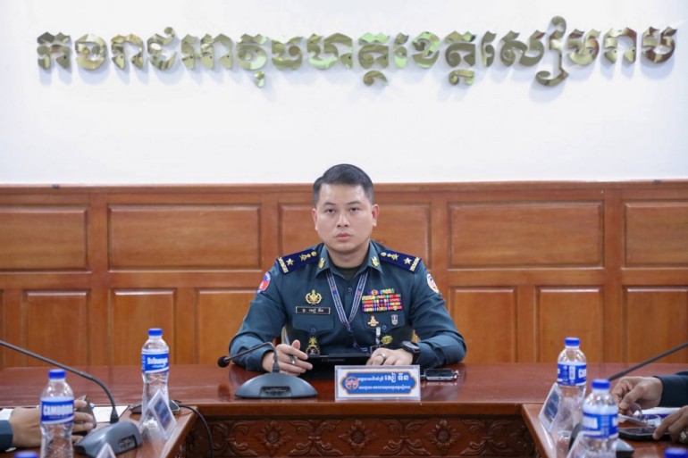 លោក ឧត្តមសេនីយ៍ត្រី សៀ ទីន មេបញ្ជាការ កងរាជអាវុធហត្ថខេត្តសៀមរាប បានអញ្ជើញជាអធិបតីភាព ក្នុងពិធីប្រជុំត្រួតពិនិត្យការអនុវត្តតួនាទីភារកិច្ចរបស់កងរាជអាវុធហត្ថខេត្ត