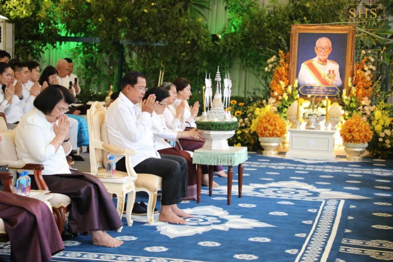 សម្ដេចតេជោ ហ៊ុន សែន អញ្ជើញក្នុងពិធីបុណ្យទក្ខិណានុប្បទានគម្រប់១ឆ្នាំឧទ្ទិសមហាកុសលជូនដួងវិញ្ញាណក្ខន្ធសម្ដេចចៅហ្វាវាំងវរវៀងជ័យអធិបតីស្រឹង្គារ គង់ សំអុល