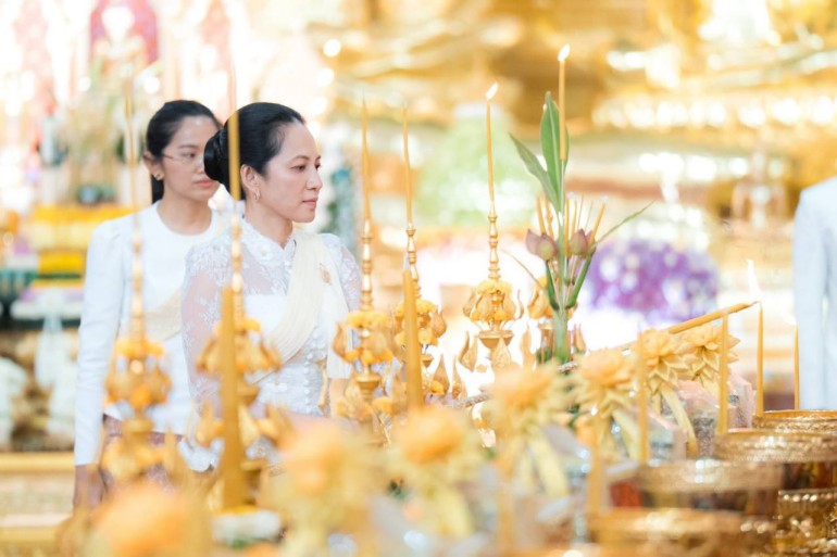 លោកជំទាវបណ្ឌិត ពេជ ចន្ទមុន្នី ហ៊ុនម៉ាណែត អញ្ជើញចូលរួមពិធីបុណ្យកាន់បិណ្ឌទី១ វត្តបទុមវតី រាជវរារាម