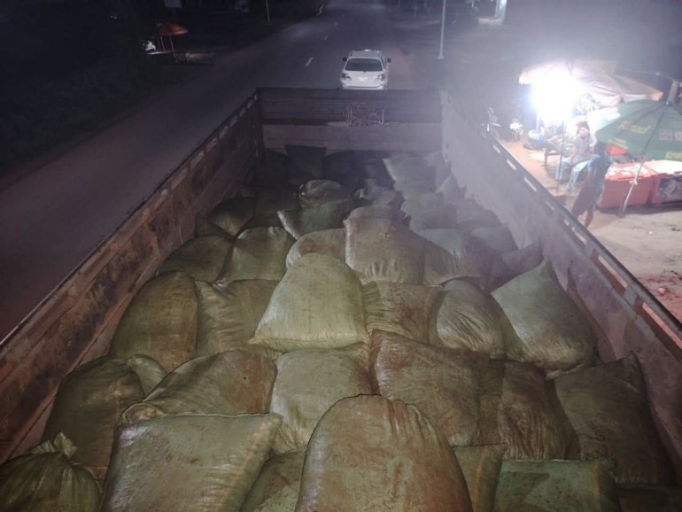 ឧត្តមសេនីយ៍ទោ សេង ធា​រិន ចាត់វិធានការ ប្រតិបត្តិការ​បង្ក្រាប​ការ​បទ​លើ្មស​ដឹក​លៀស​ខុសច្បាប់ ចំនួន​៣០​តោន ក្នុង​ខេត្ត​កំពង់ធំ​