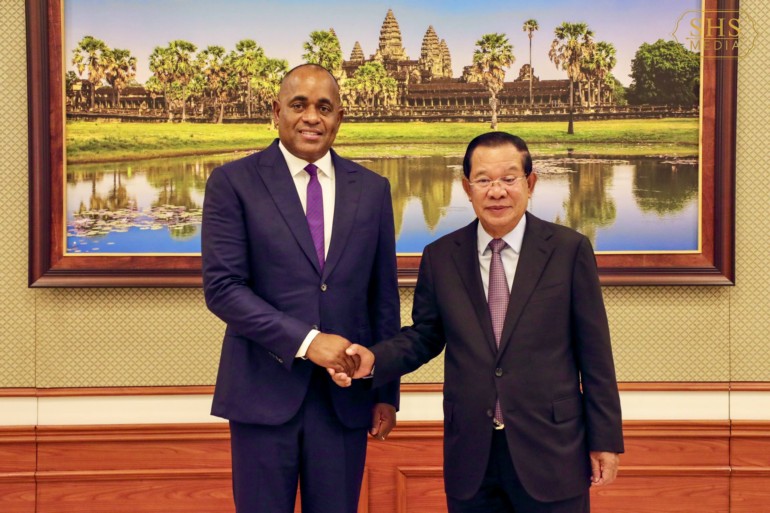 សម្តេច​តេជោ ហ៊ុន សែន អនុញ្ញាត​ឲ្យ ឯកឧត្តម​បណ្ឌិត Roosevelt Skerrit នាយករដ្ឋមន្ត្រី​នៃ​កុំ​មិនវែល​ដូ​មីនីក (Commonwealth of Dominica) ចូលជួប​សម្តែង​ការគួរសម​