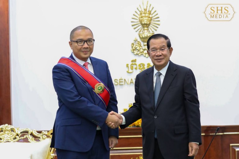 សម្តេច​តេជោ ហ៊ុន សែន អនុញ្ញាត​ឱ្យ​ឯកឧត្ដម Santo Darmosumarto ឯកអគ្គរដ្ឋទូត​នៃ​សាធារណរដ្ឋ​ឥណ្ឌូណេស៊ី ចូលជួប​សម្តែង​ការគួរសម និង​ជម្រាបលា