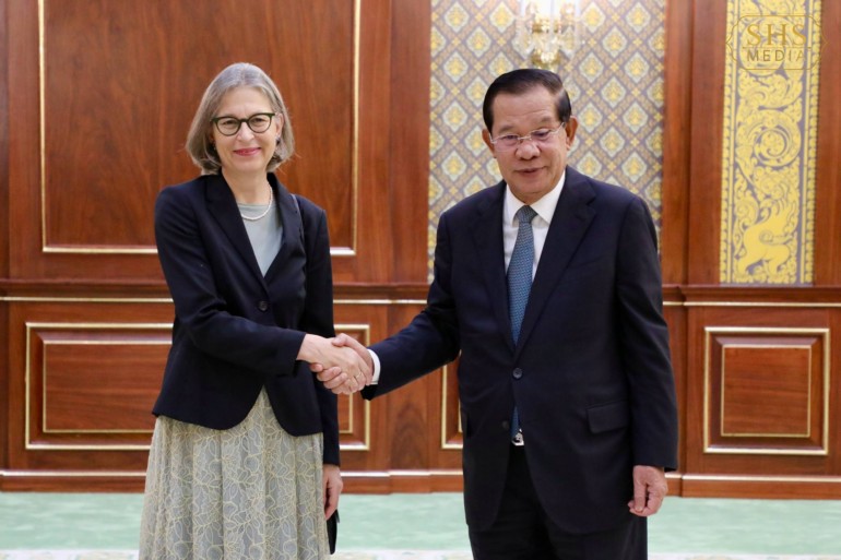 សម្តេច​តេជោ ហ៊ុន សែន អនុញ្ញាត​ឱ្យ លោកជំទាវ Katharina Wieser ឯកអគ្គរដ្ឋទូត​ថ្មី​នៃ​សាធារណរដ្ឋ​អូទ្រីស​ប្រចាំ​នៅ​កម្ពុជា ចូលជួប និង​ប្រគល់​សារតាំង​