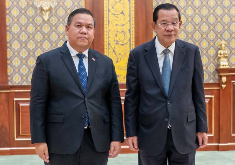 សម្តេចតេជោ ហ៊ុន សែន អនុញ្ញាតឱ្យ ឯកឧត្តម Sonexay Vannaxay ឯកអគ្គរដ្ឋទូតថ្មីនៃសាធារណរដ្ឋប្រជាធិបតេយ្យប្រជាមានិតឡាវ ចូលជួប និងប្រគល់សារតាំង
